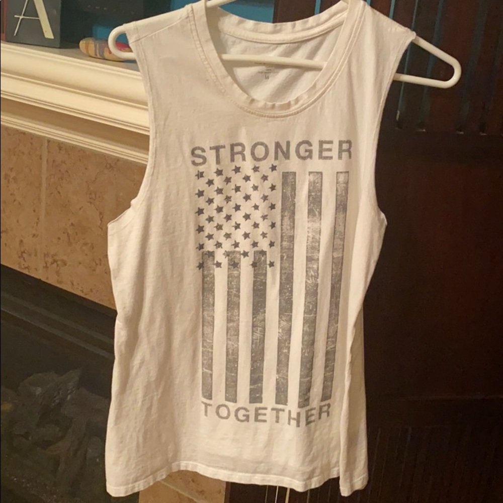 Sleeveless shirt